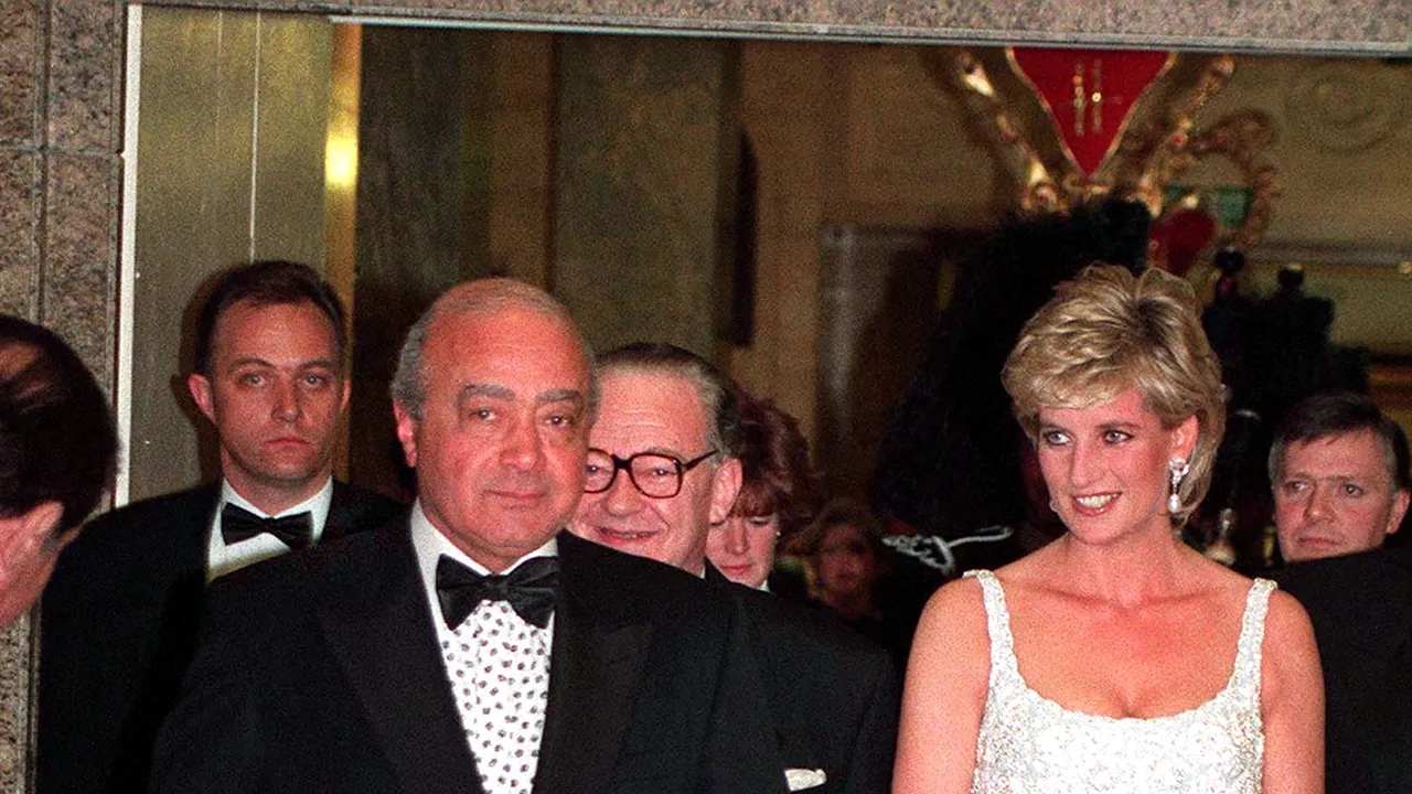 Ο πρώην ιδιοκτήτης του Harrods Μοχάμεντ Αλ Φαγιέντ κατηγορείται για βιασμό και σεξουαλική επίθεση
