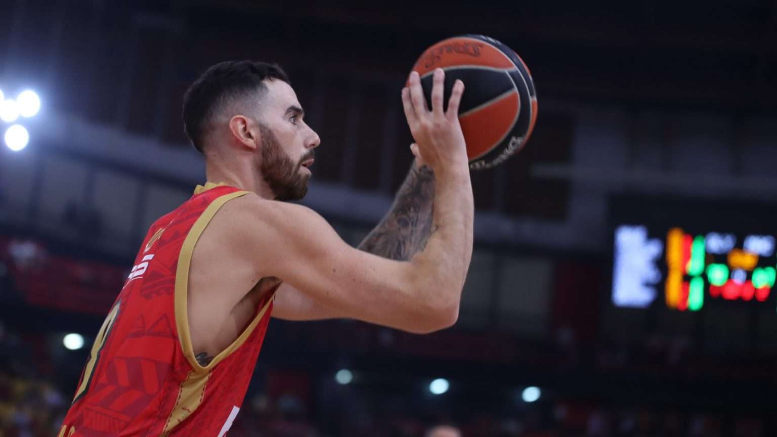 Βιλντόσα -Τάσιτς: Μονοήμερη απόδραση στην Αίγινα (ΦΩΤΟ)
