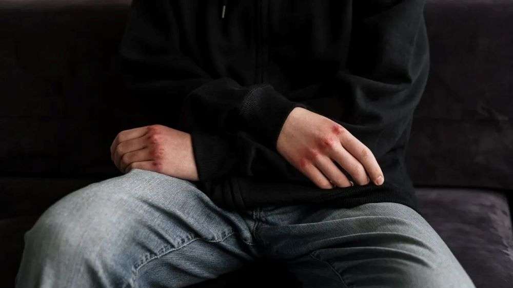 Απολογείται 22χρονος για εκδικητική πορνογραφία και βιασμό ανήλικης