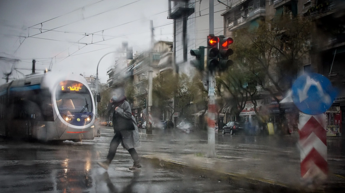 Κέρκυρα: Καταρρακτώδης βροχή προκαλεί πολλά προβλήματα αυτή την ώρα!