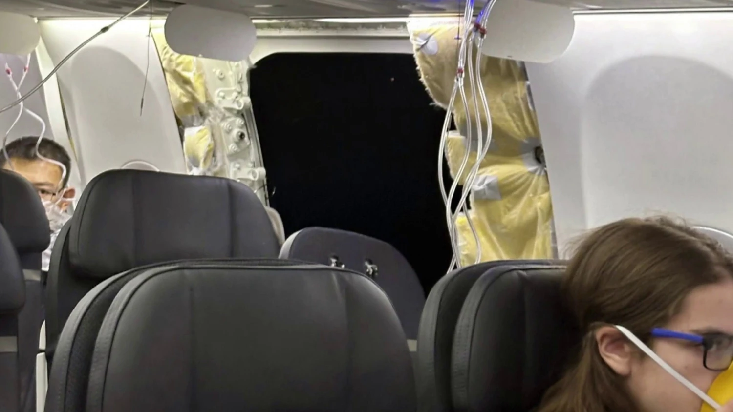 Τέλος δεν έχει η κατρακύλα της Boeing – Ούτε ψίλος στον ώμο του CEO της