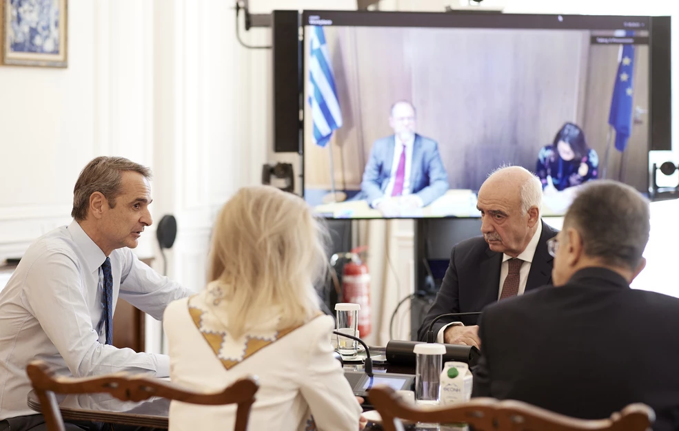 Συνάντηση Μητσοτάκη με τους ευρωβουλευτές στο Μαξίμου