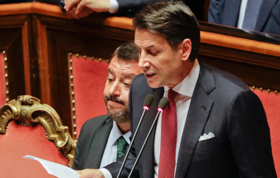 Ιταλία: O αρχηγός του κινήματος Πέντε Αστέρων θέλει να «απολύσει» τον Μπέπε Γκρίλο