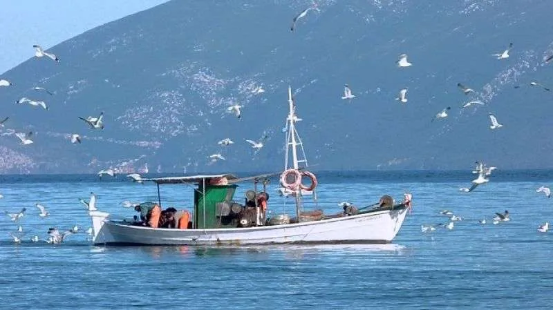 Καμία αλιεία στη Γυάρο – Διατηρείται η πλήρης απαγόρευση σε τρία ναυτικά μίλια