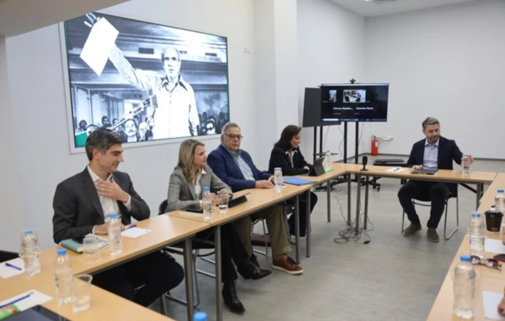 ΠΑΣΟΚ: «Καρφί» Διαμαντοπούλου σε Δούκα – «Η διχόνοια γκρεμίζει σπίτια»