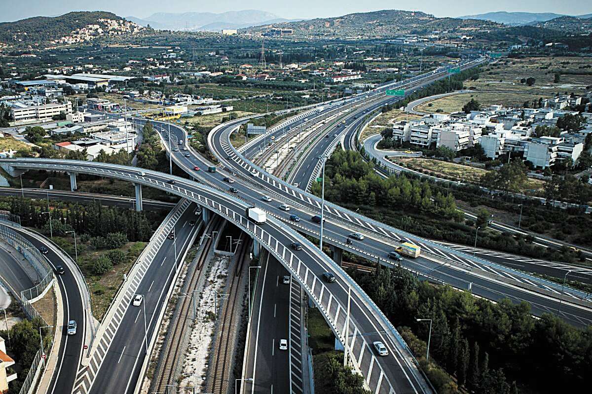 Έπεσε τσιμέντο στην Αττική Οδό – Τεράστιες καθυστερήσεις