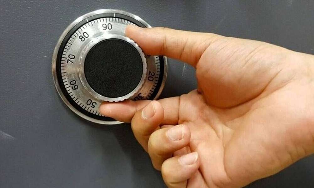 Λάρισα – 17χρονος έκλεψε το χρηματοκιβώτιο του πατριού του