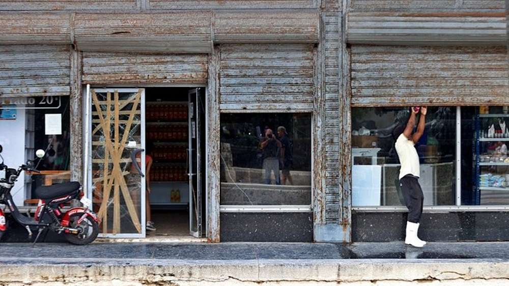 Κούβα – Κυκλώνας αναμένεται να πλήξει το νησί έπειτα από μια δεύτερη νύχτα χωρίς ηλεκτρικό