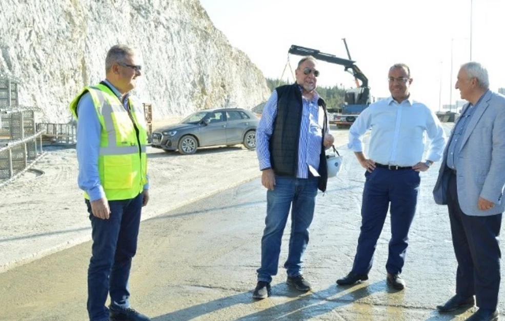 Στο εργοτάξιο του Flyover o Σταϊκούρας