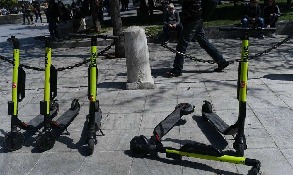 Θεσσαλονίκη – Απορριματοφόρο πήρε φωτιά από ηλεκτρικό πατίνι