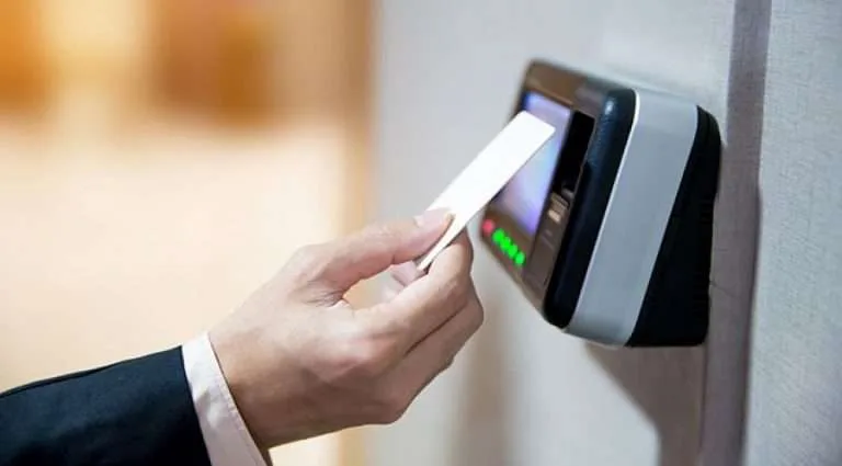 Αύξηση 637% στις υπερωρίες στον τουρισμό – 24.158 επεμβάσεις ελέγχου σε 4 μήνες