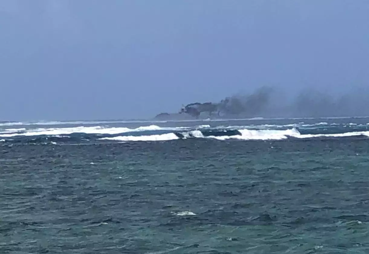 Βυθίστηκε ωκεανογραφικό της Νέας Ζηλανδίας ανοικτά των νήσων Σαμόα – Σώοι οι 75 επιβαίνοντες