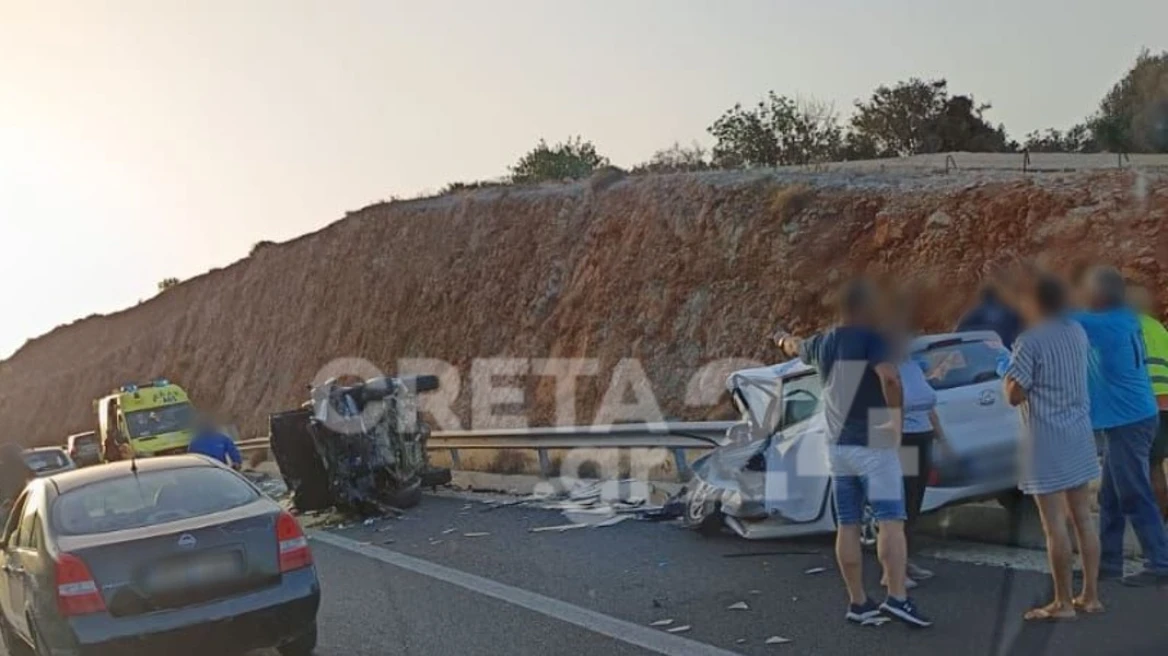 Κρήτη: Μία νεκρή έπειτα από σφοδρή μετωπική σύγκρουση οχημάτων στον ΒΟΑΚ