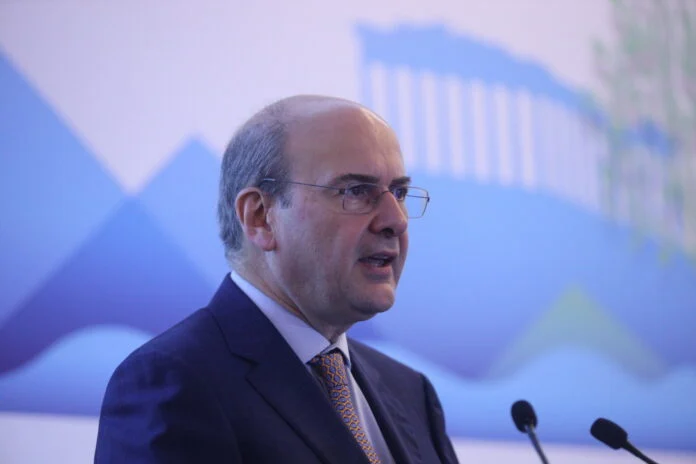 Ενημέρωση Χατζηδάκη για το «Μεσοπρόθεσμο Δημοσιονομικό – Διαρθρωτικό Σχέδιο 2025-2028»