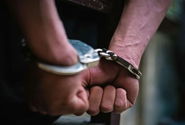 Καταγγέλθηκε 3 φορές για ενδοοικογενειακή βία, αφέθηκε ελεύθερος και έσπειρε τον θάνατο – Το βαρύ παρελθόν του Γάλλου