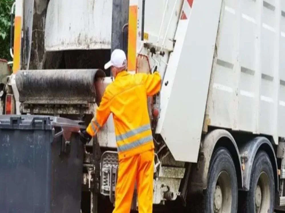 Ρομά επιτέθηκαν σε οδηγό απορριμματοφόρου στον Ασπρόπυργο!