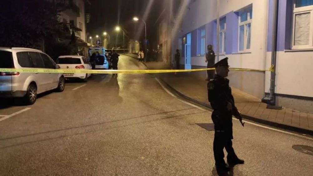15χρονος μαχαίρωσε αστυνομικούς σε τμήμα – Νεκρός ο ένας, χαροπαλεύει ο δεύτερος