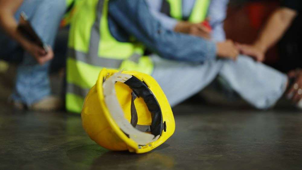 Κατέρρευσε και πέθανε την ώρα της δουλειάς εργάτης του Δήμου