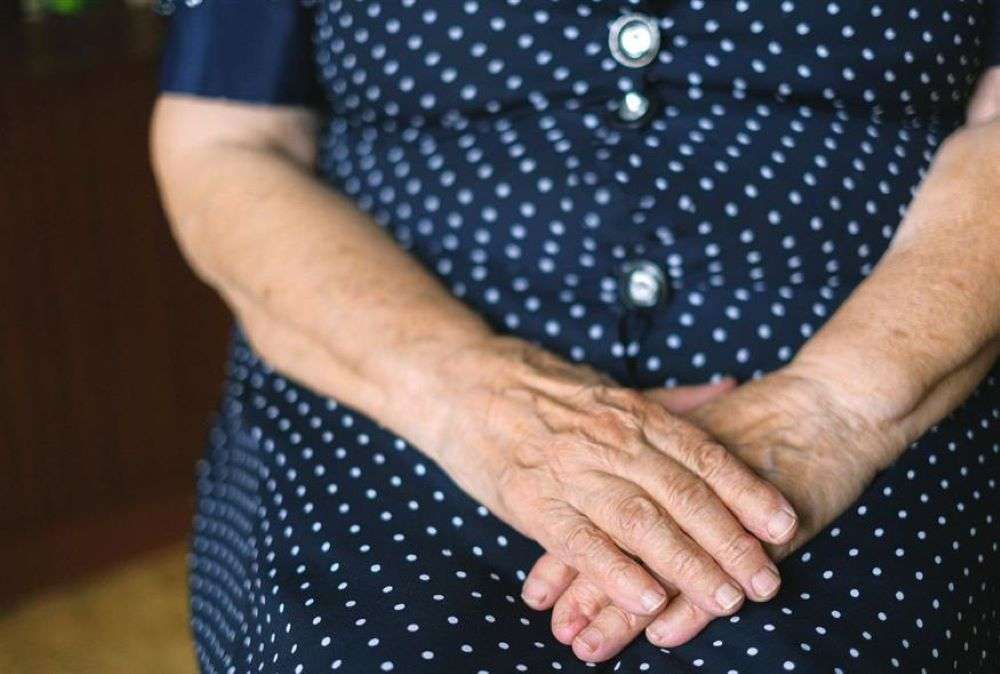 Ηλικιωμένη έδωσε 220 ευρώ σε δήθεν ασφαλιστή για υποτιθέμενα χρέη συγγενή της