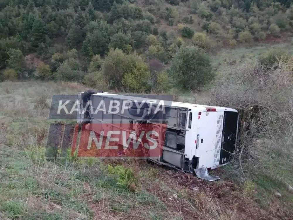 Καλάβρυτα: Eσπασα με το πόδι το παρμπρίζ για να βγουν οι μαθητές, λέει ο οδηγός του ΚΤΕΛ που ανετράπη