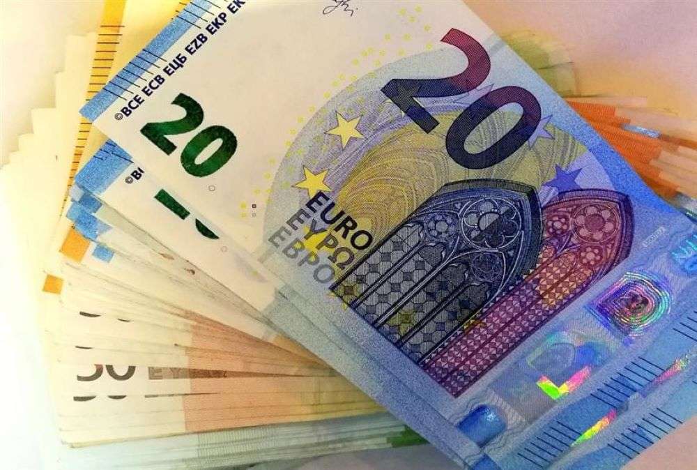 ΕΦΚΑ: Σήμερα η καταβολή εφάπαξ οικονομικής ενίσχυσης και επιδόματος κοινωνικής αλληλεγγύης