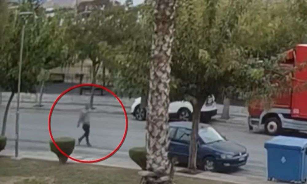 Έτσι κλέβουν τις μπαταρίες των αυτοκινήτων στο Μενίδι