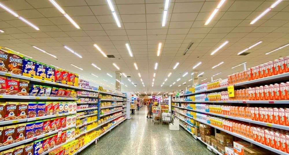 Νέα λίστα με μειωμένες τιμές σε 704 προϊόντα στα σούπερ μάρκετ