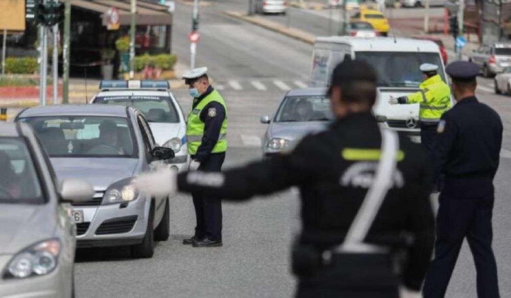 Σωρεία παραβάσεων καταγράφει η Τροχαία -Πέφτουν «βροχή» πρόστιμα και κλήσεις