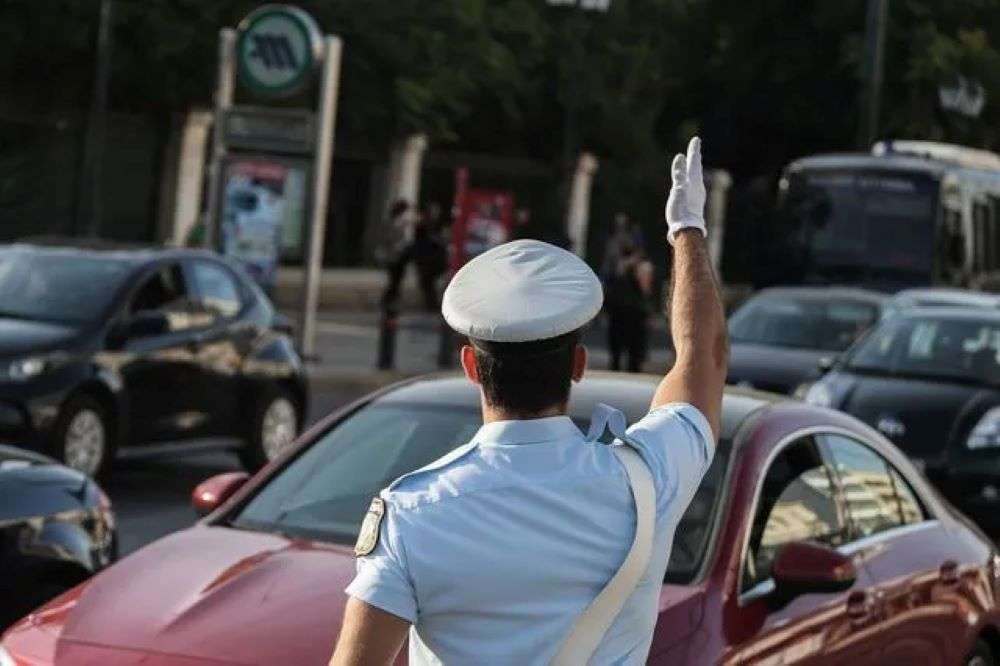 Νέο ΚΟΚ: Χαμηλότερο όριο ταχύτητας -Ποινές και για πεζούς