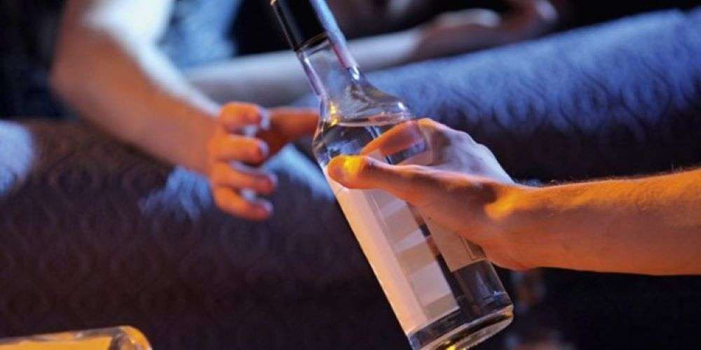 Χανιά: 13χρονη βρέθηκε μεθυσμένη στην αυλή εκκλησίας