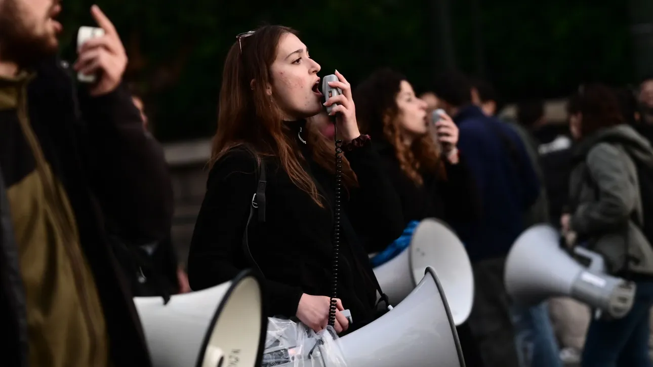 Διπλή πορεία στην Πάτρα για την 51η επέτειο του Πολυτεχνείου
