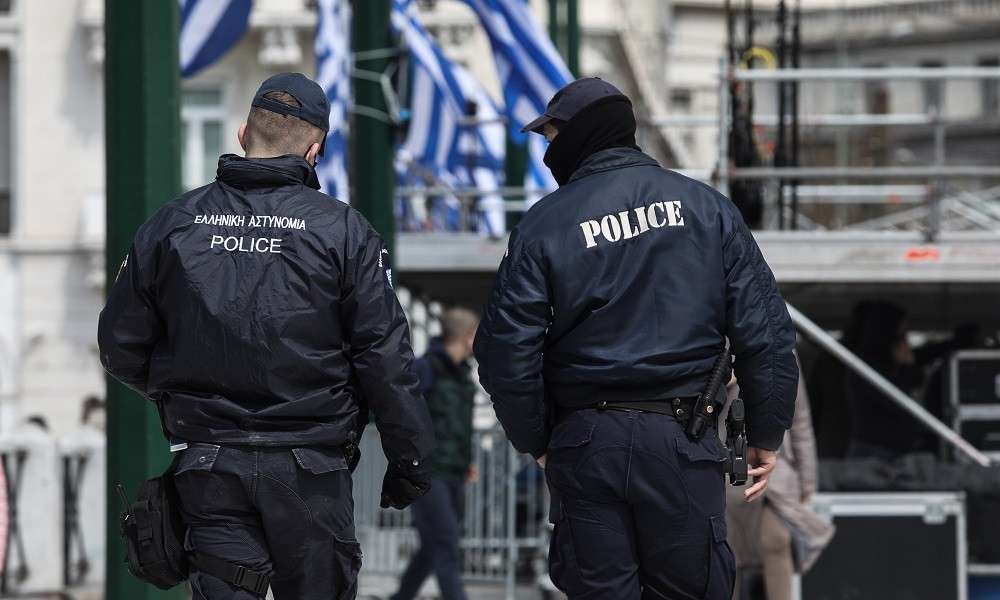 Εξαρθρώθηκε συμμορία που παρίστανε τους τεχνικούς της ΔΕΗ και λήστευε ηλικιωμένους (βίντεο)