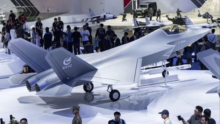 Η Κίνα αποκαλύπτει το μαχητικό αεροσκάφος stealth J-35 για να ανταγωνιστεί τις ΗΠΑ