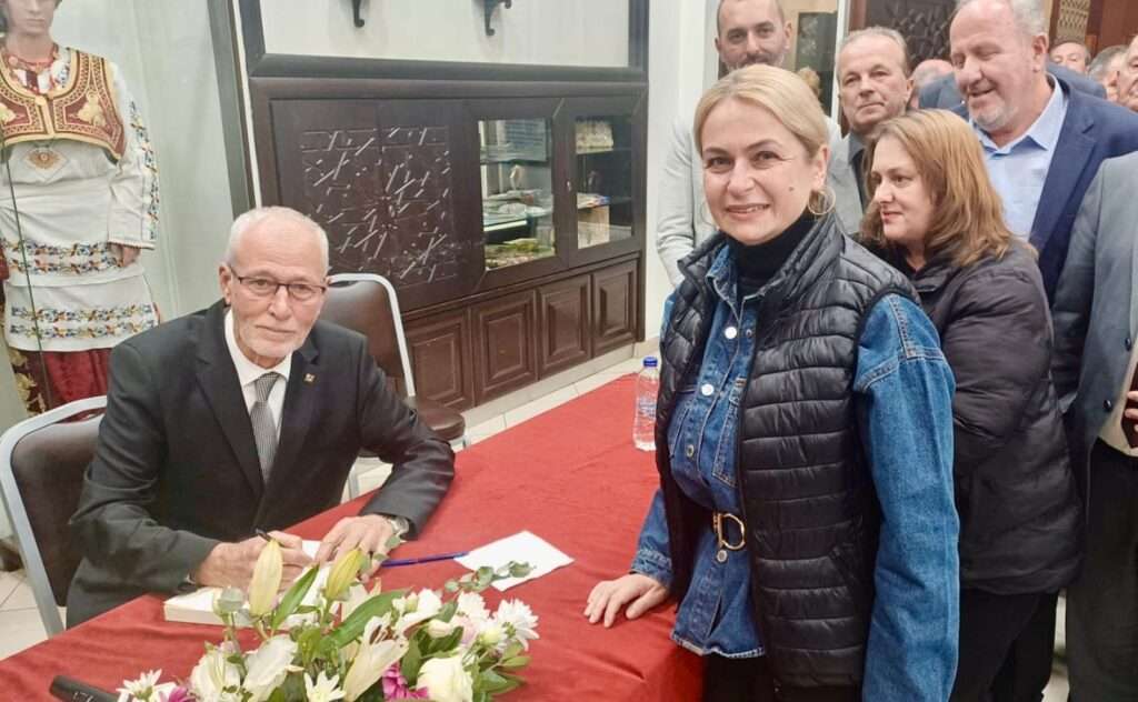 Εξοργιστικό! Μουσουλμάνα υποψήφια βουλευτής του ΠΑΣΟΚ ενοχλείται από τις υπερπτήσεις της ΠΑ παραμονές του εορτασμού