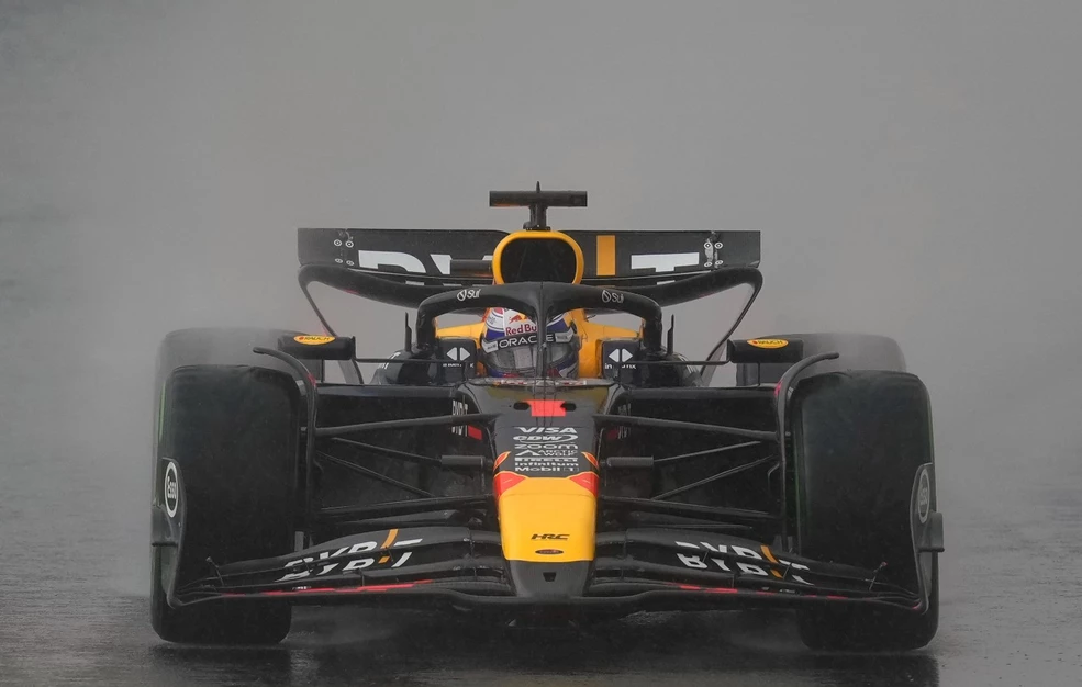Formula 1: Θρίαμβος Φερστάπεν στη Βραζιλία – Νίκησε ξεκινώντας από τη 17 θέση και αγκάλιασε τον τίτλο