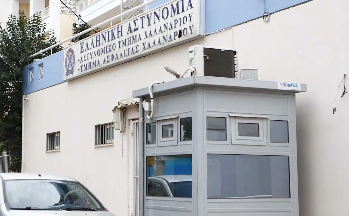 Χαλάνδρι: Ένταση στο αστυνομικό τμήμα για την επιμέλεια 9χρονης