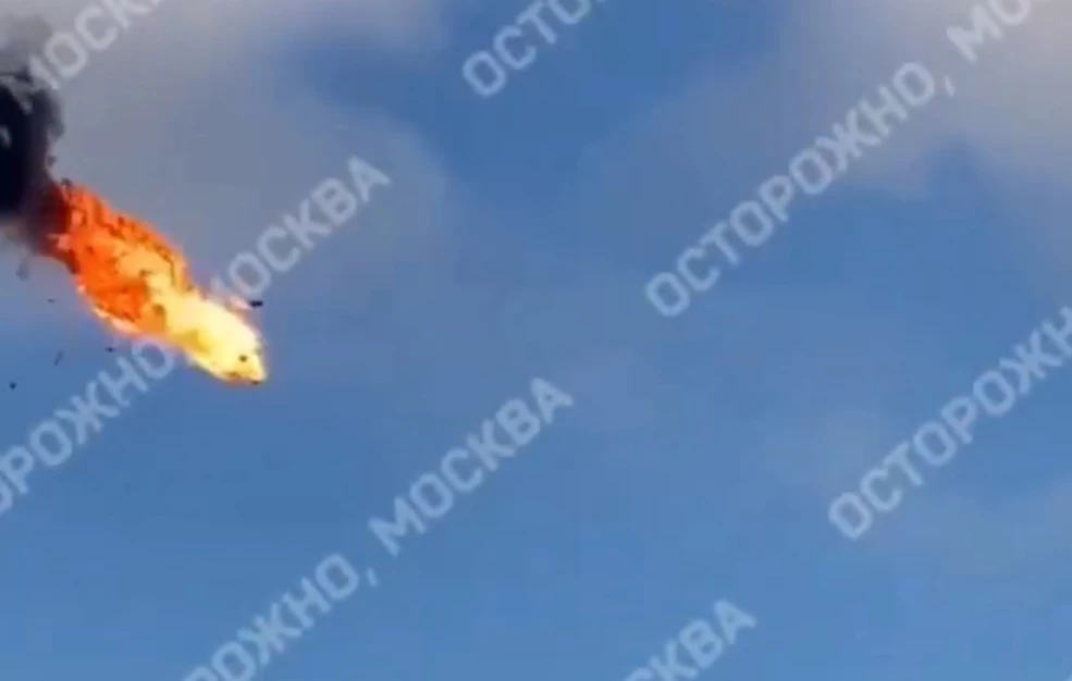 Διακόπηκαν προληπτικά οι προσγειώσεις στο αεροδρόμιο Σερεμέτιεβο της Μόσχας, μετά από επίθεση ουκρανικών drones (βίντεο)