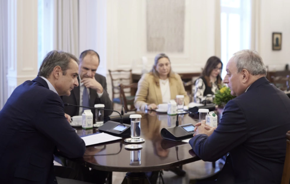 Συνάντηση Μητσοτάκη – Στεφάνου (ΑΚΕΛ): Στο επίκεντρο οι προσπάθειες για επανέναρξη των συνομιλιών για το Κυπριακό