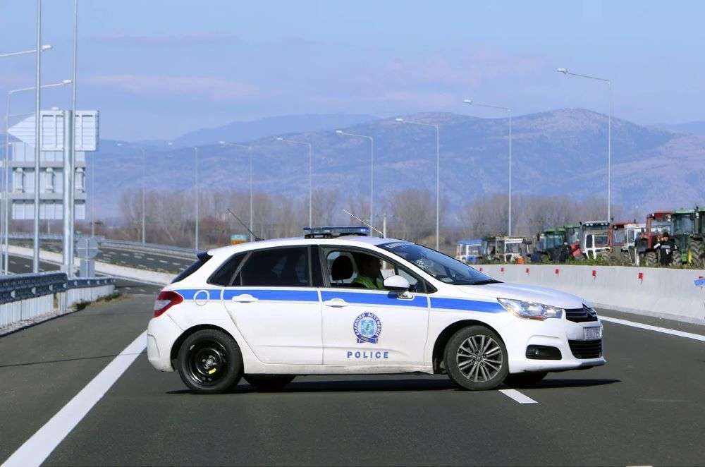 Καθυστερήσεις στην εθνική Αθηνών – Κορίνθου λόγω ακινητοποιημένου απορριμματοφόρου