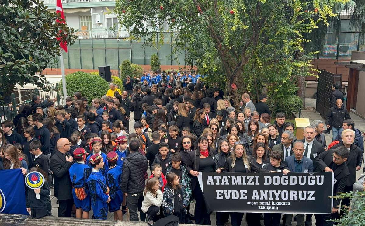 Τιμήθηκε η μνήμη του σφαγέα Ατατούρκ με τελετή Τούρκων στο «σπίτι» του στη Θεσσαλονίκη