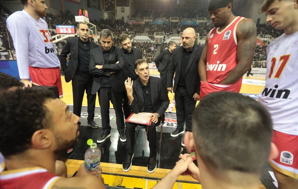 Η ειρωνική ανακοίνωση του Ολυμπιακού για τον ΠΑΟΚ: Σε απολογία ο Μπαρτζώκας γιατί τόλμησε να κάνει τη δουλειά του