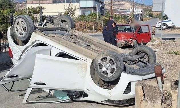 Τροχαίο ατύχημα στην Κρήτη: Αναποδογύρισε ΙΧ με τουρίστες