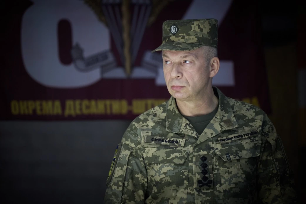 Η Ουκρανία «συγκρατεί» ισχυρή ρωσική επίθεση, λέει ο ανώτατος διοικητής του Κιέβου