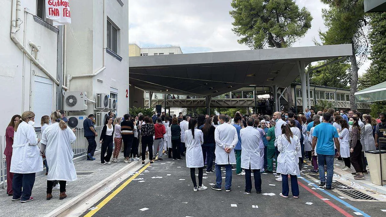 «Γεννηματάς»: Καταγγελία για ηλικιωμένη ασθενή – «Έμεινε μόνη και δεμένη στο κρεβάτι»