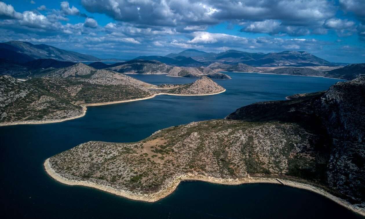 Λίμνη Υλίκη: Αγνοείται από την Δευτέρα 80χρονος που πήγε για ψάρεμα -Σε εξέλιξη επιχείρηση εντοπισμού