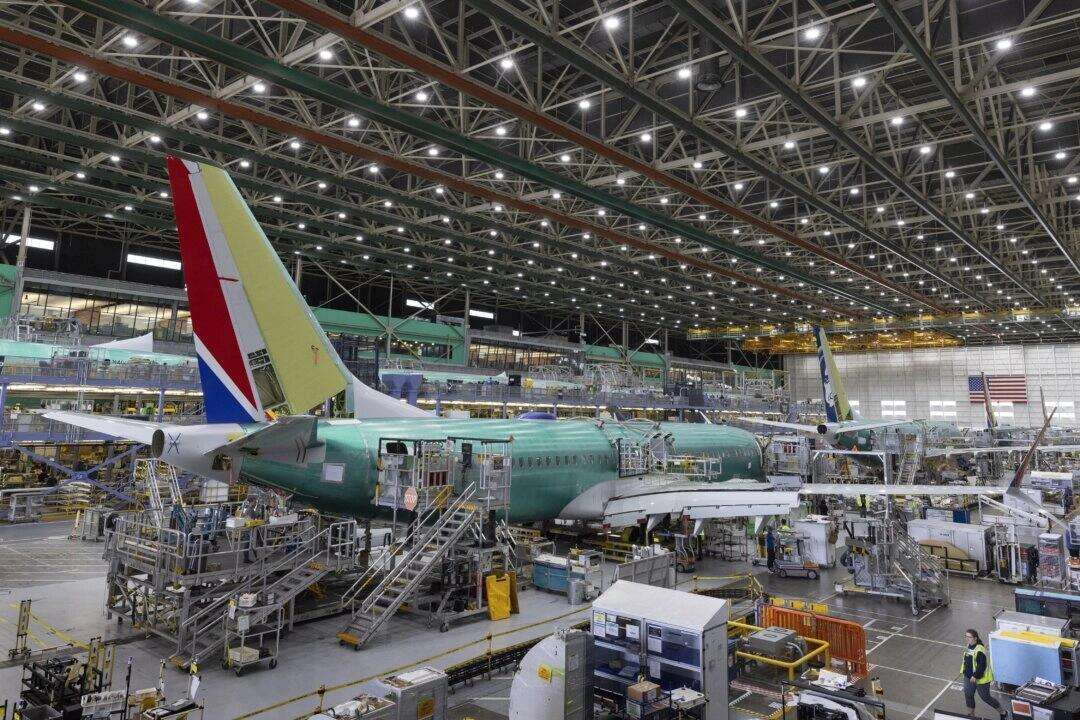Παλεύει με τα κύματα η Boeing