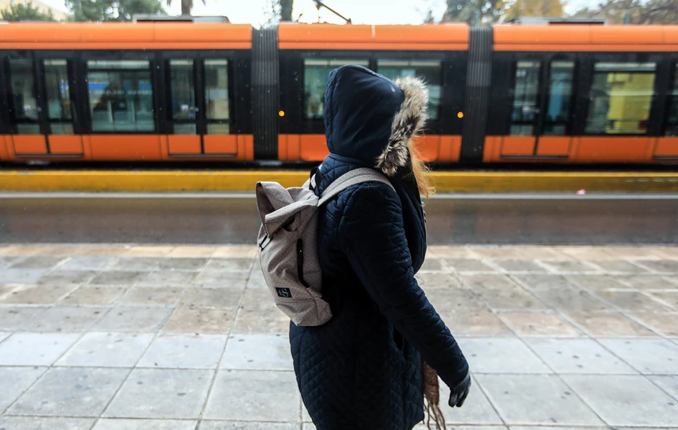 Πολική ψυχρή μάζα χτυπάει την Ελλάδα: Ο χειμώνας επιστρέφει τον Απρίλιο με χιόνια, βροχές και χαλάζι