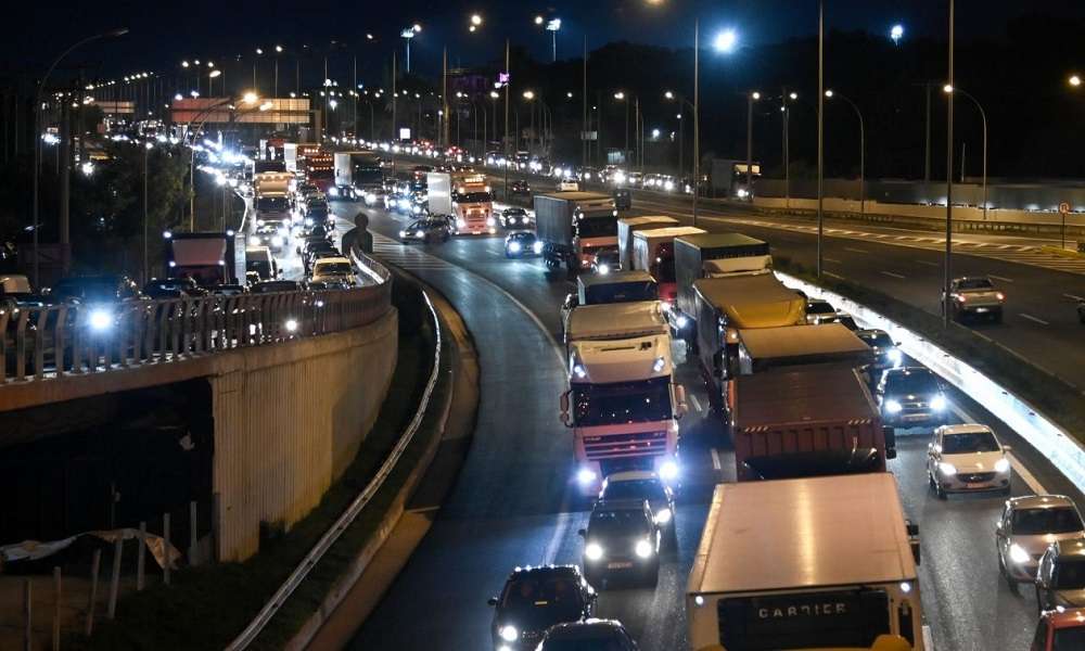 Κίνηση: Στο «κόκκινο» η Μαραθώνος και η Αττική Οδός