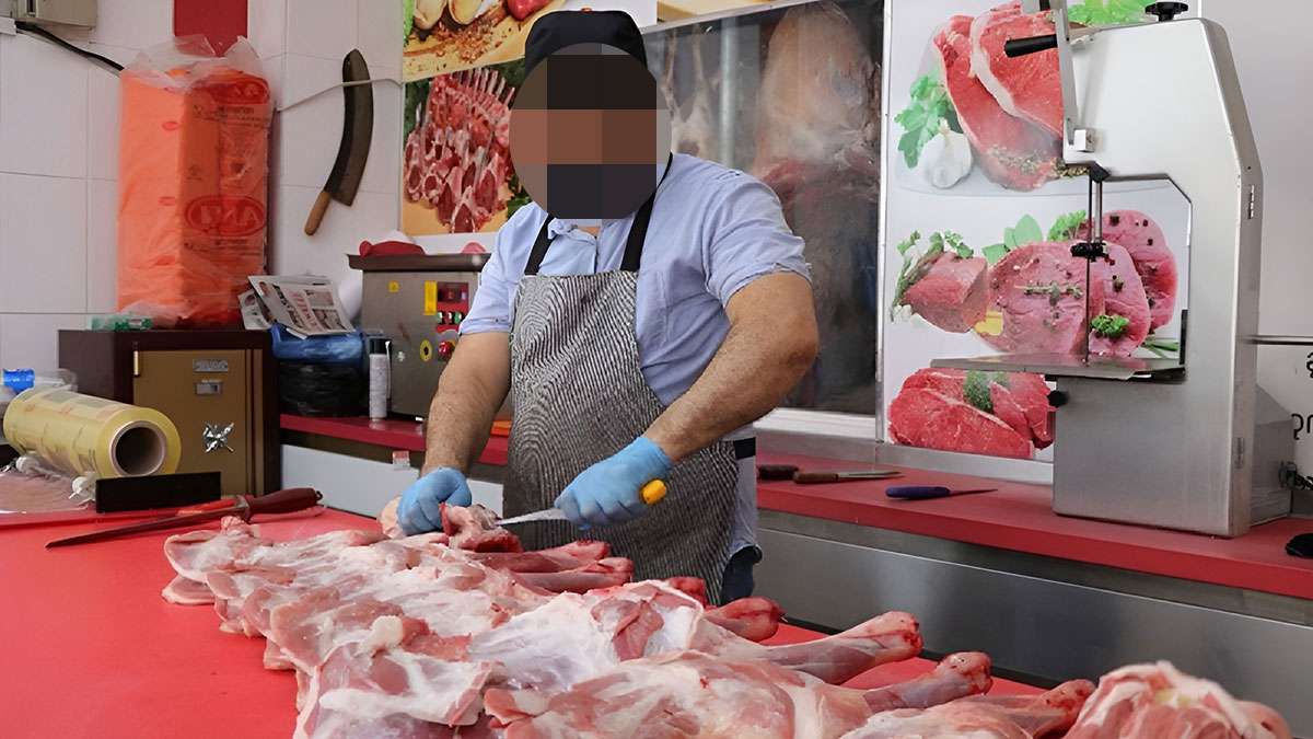 Τουρκία: Κρεοπώλης πωλούσε αλεσμένο κρέας αλόγου και γαϊδάρου σε λουκάνικα!