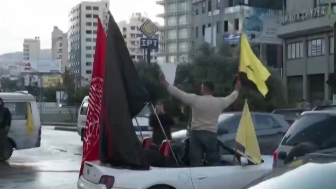 Λίβανος: Χιλιάδες εκτοπισμένοι άρχισαν να επιστρέφουν στα σπίτια τους μετά την κατάπαυση πυρός – Δείτε βίντεο